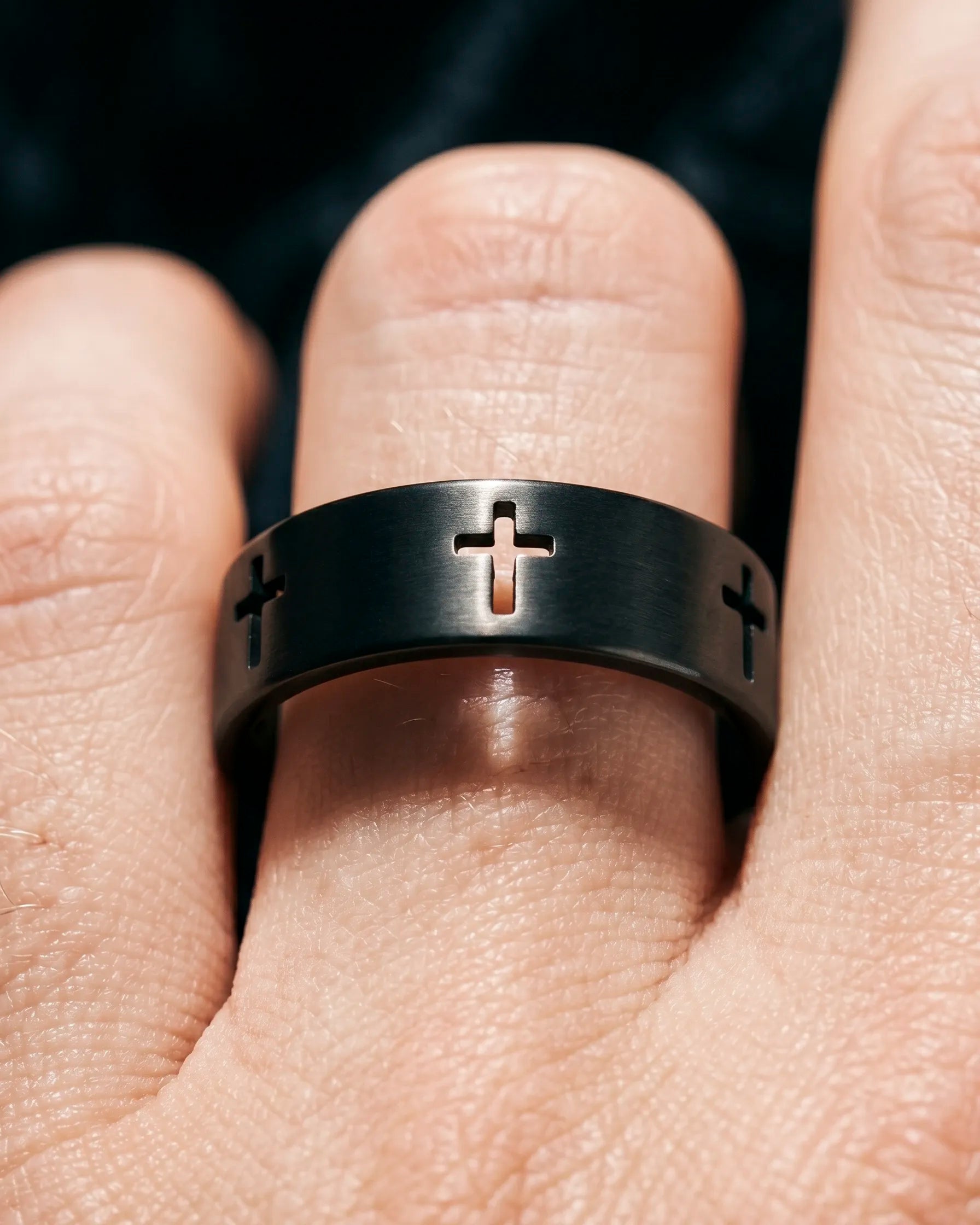 Anillo Cruces – Black Edition