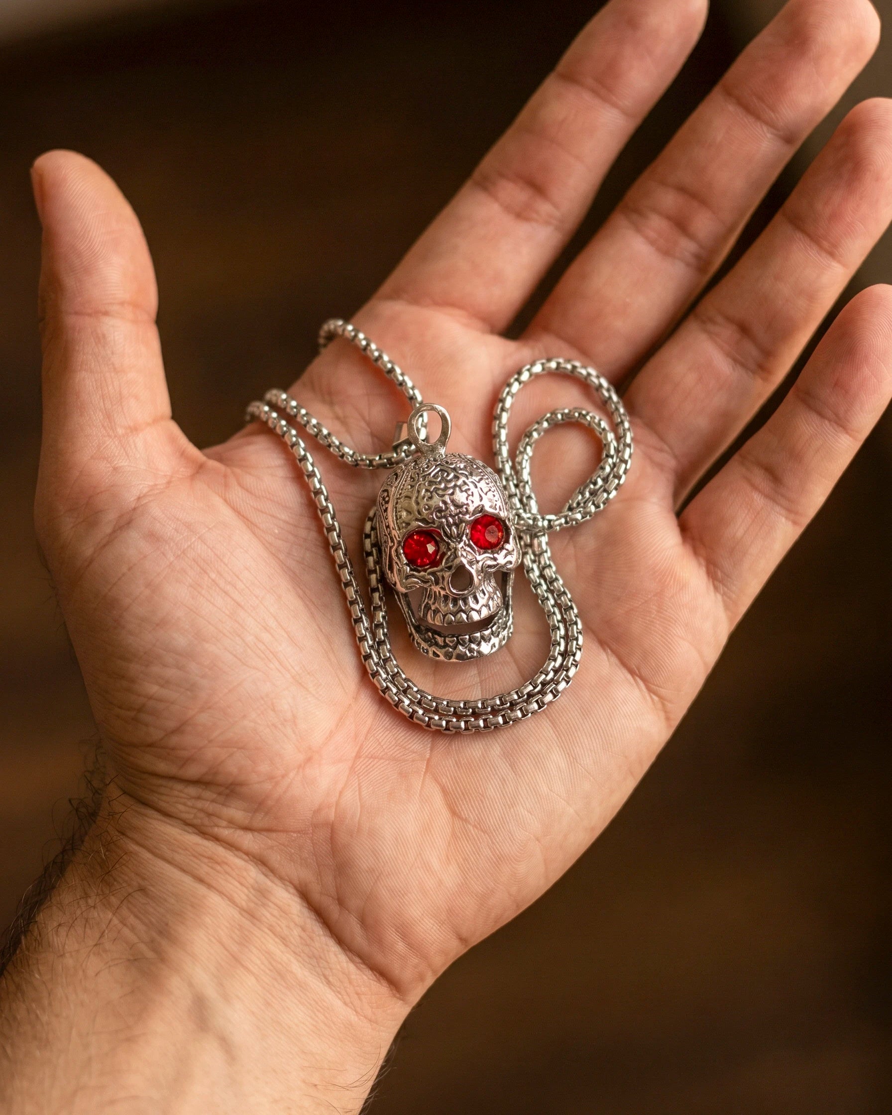 Collar Skull – Ojos Carmesí