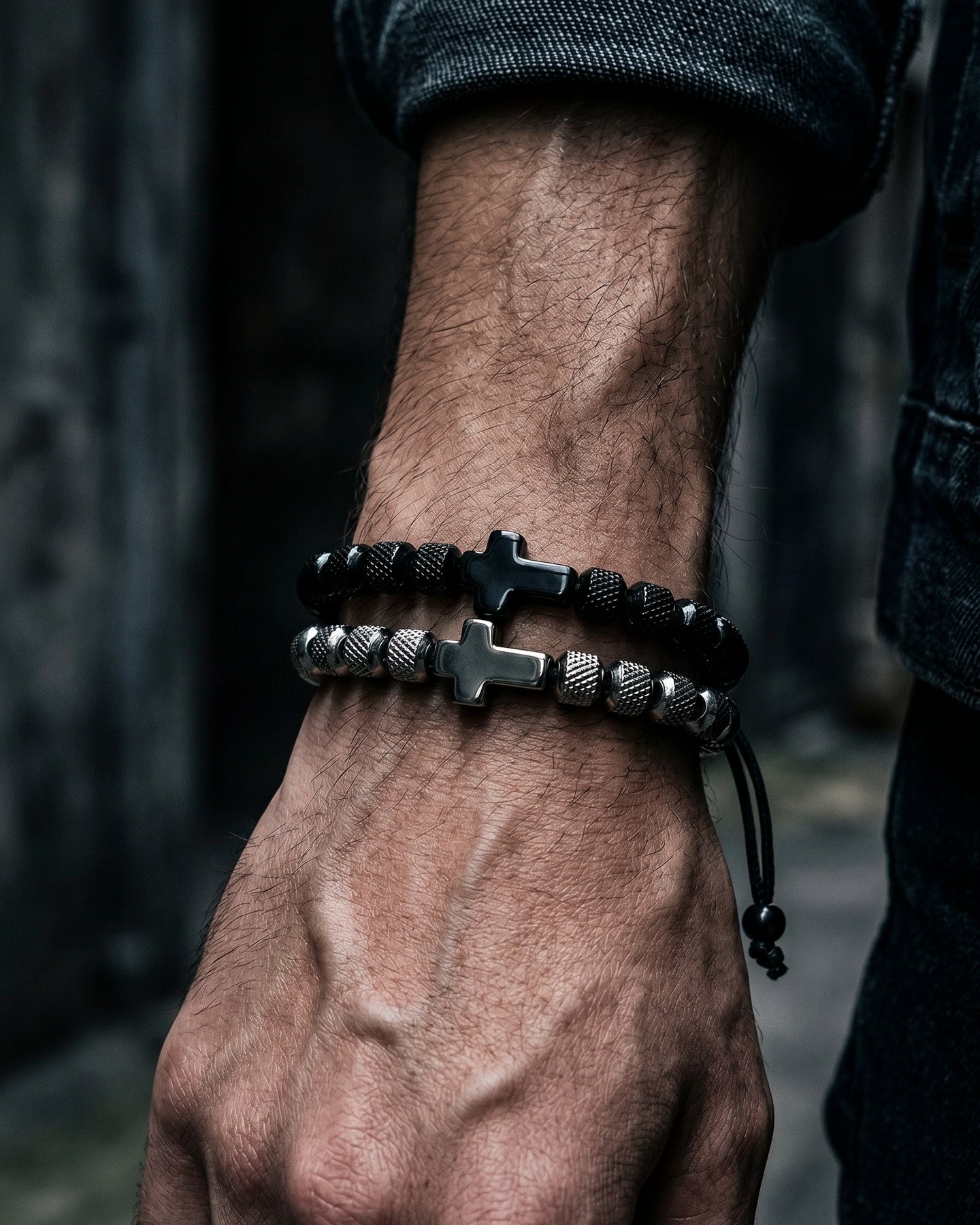Pulseras Cruz – Negro y Plateado