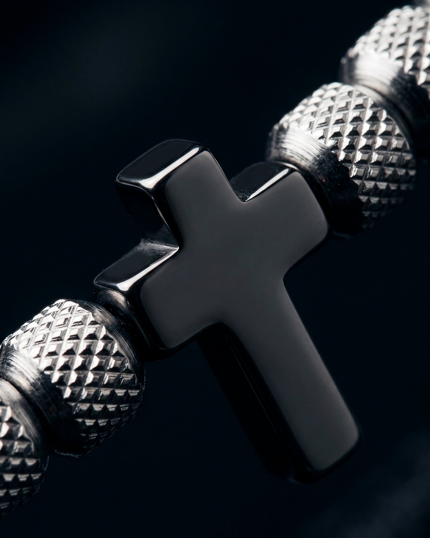 Pulseras Cruz – Negro y Plateado