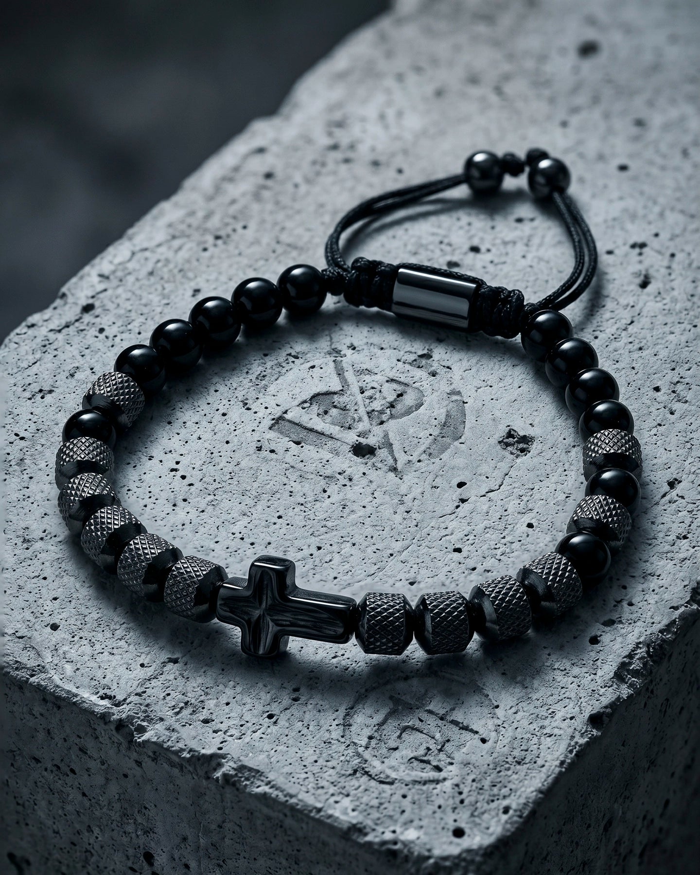Pulseras Cruz – Negro y Plateado